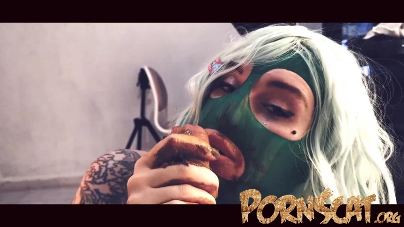 Scat Eat And Shit Sucking By Top Babe Betty - The Green Mask [FullHD / 2020]