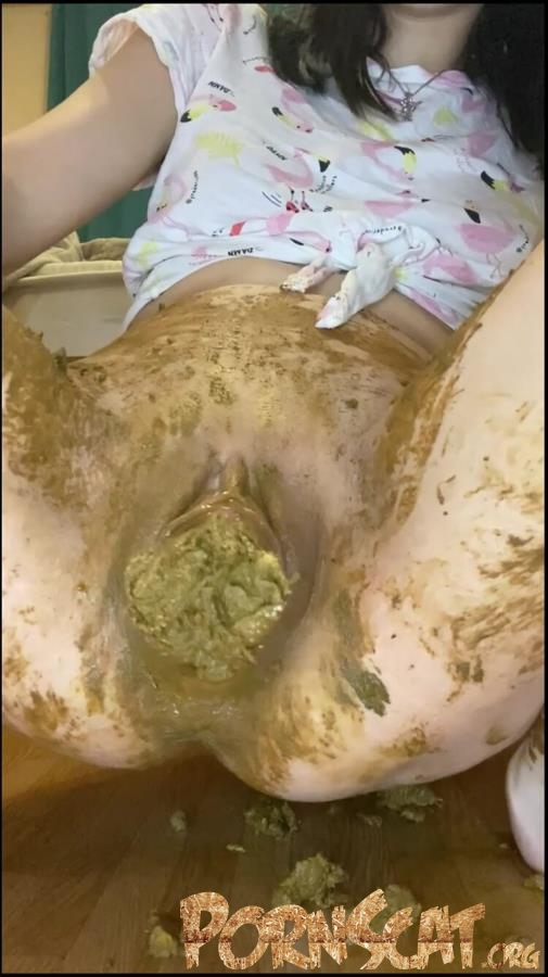 I poop in my panties and put them in my pussy, smearing with p00girl [UltraHD/2K / 2023]
