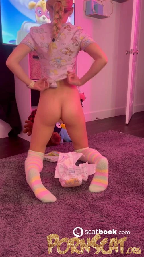 Messing my Huggies then Smooshing it Diaper Poop P1 [SD / 2025]