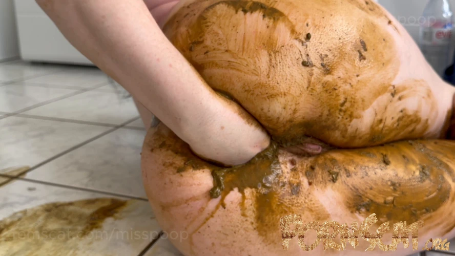 A stranger I met in the naturist area of Cap dAgde with MissPoop [2K / 2025]