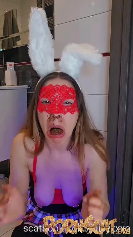 The Christmas Bunny plays with his poop. P1 with Juicy XXXO [SD / 2026]