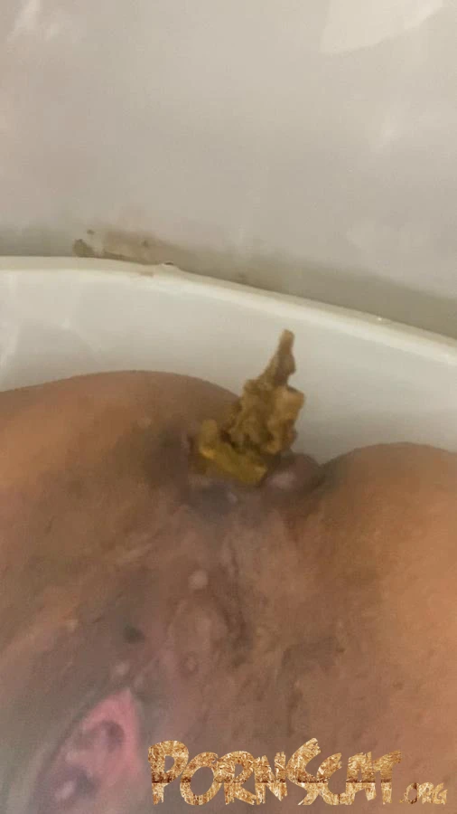 IN PAJAMAS AND SHITTING IN CLOSEUP with ANOOK84 [SD / 2026]